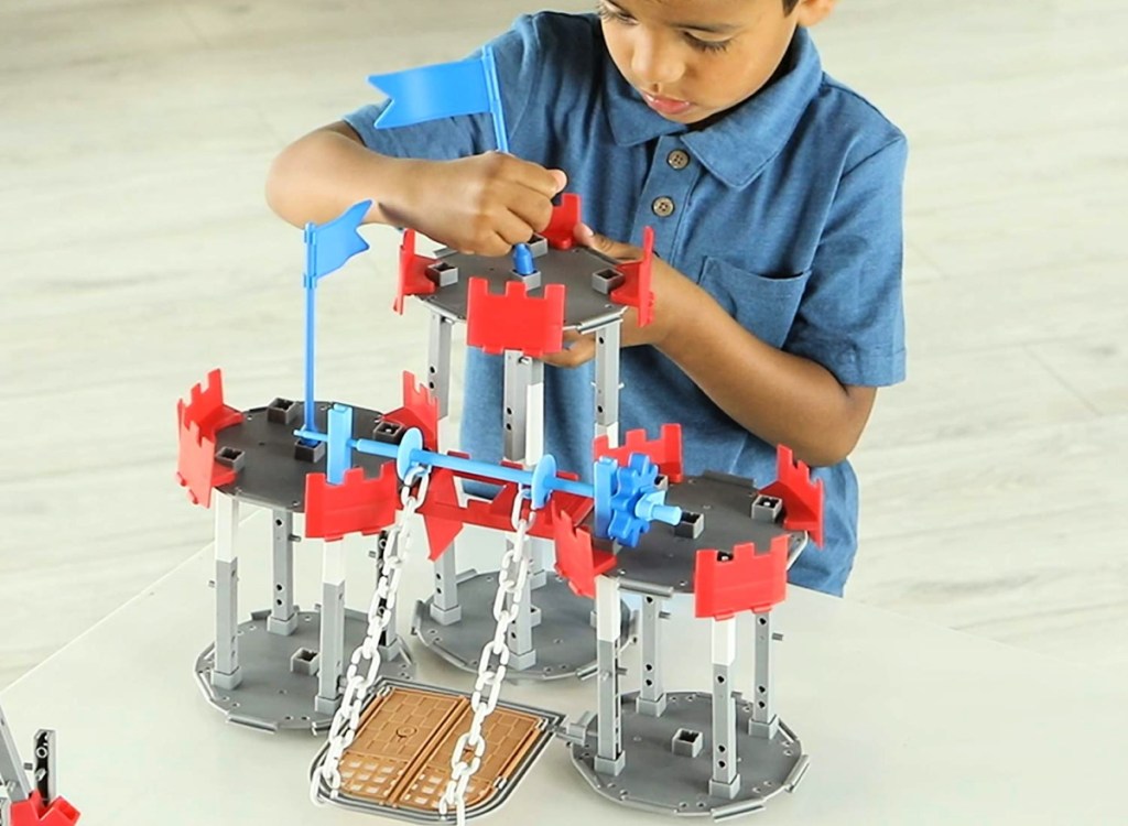 Learning Resources  123-Piece Engineering & Design Castle Set