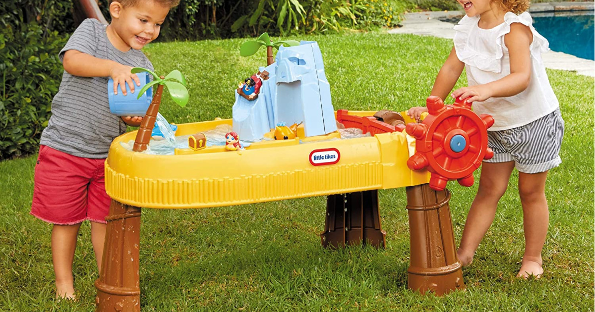 kids playing with Little Tikes Island Water Table