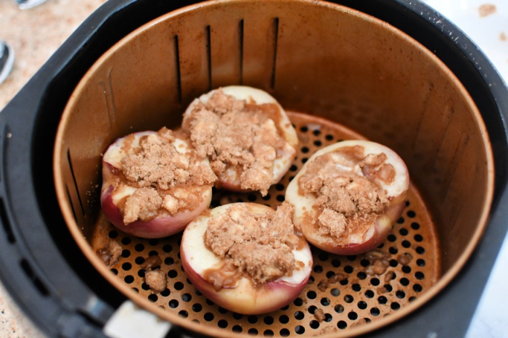 air fryer peaches with cinnamon topping