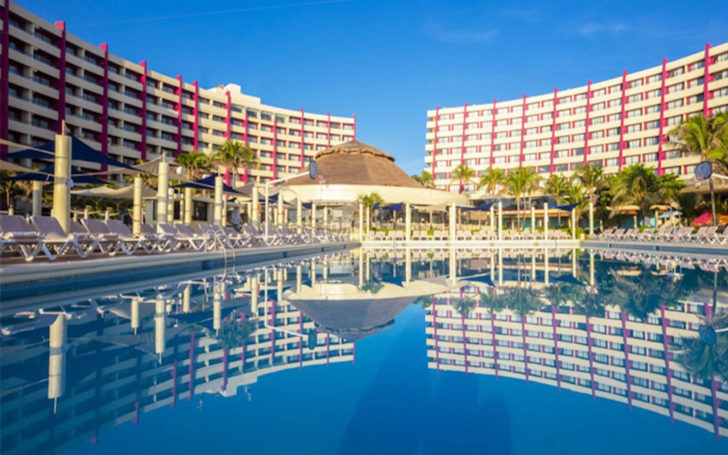 I Only Book Trips Using Costco Travel Deals (It's Worth it for Car