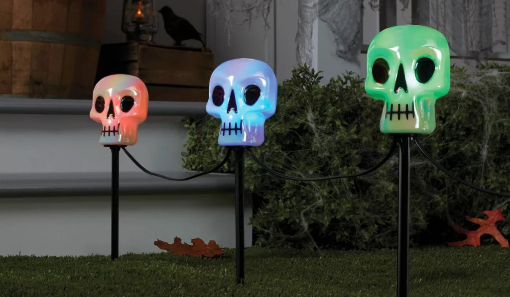Skull lights in yard
