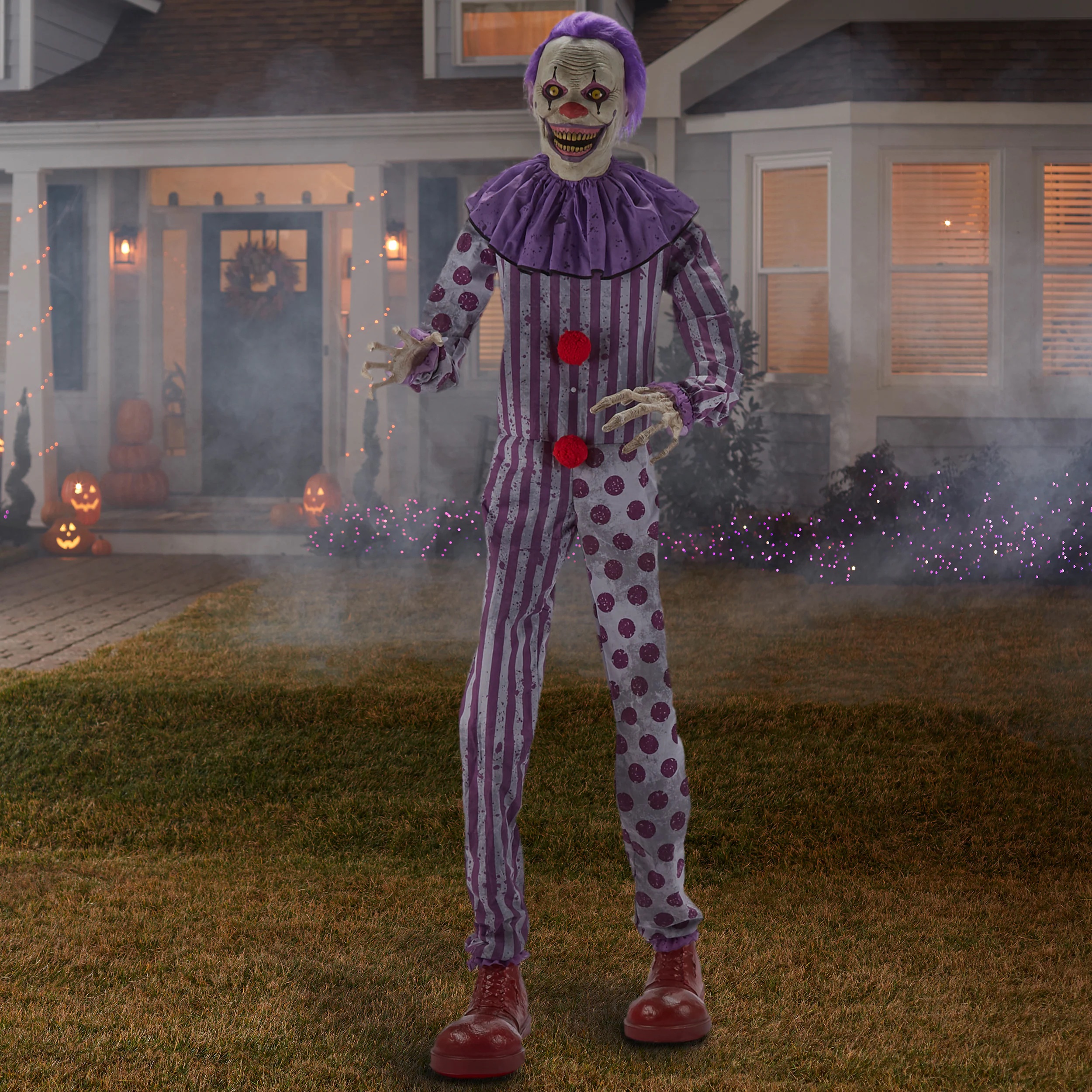 Animatronic Clown in a front yard