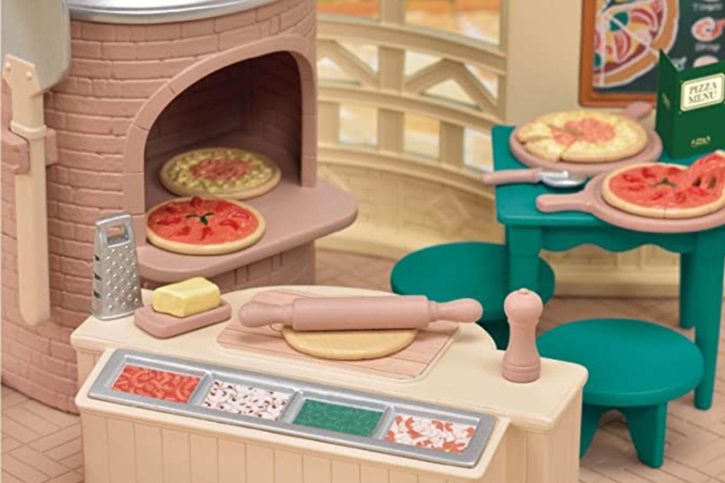 Calico Critters Pizzera inside