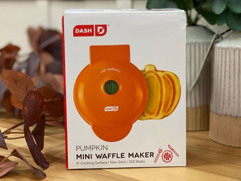 Dash Pumpkin Mini Waffle Maker