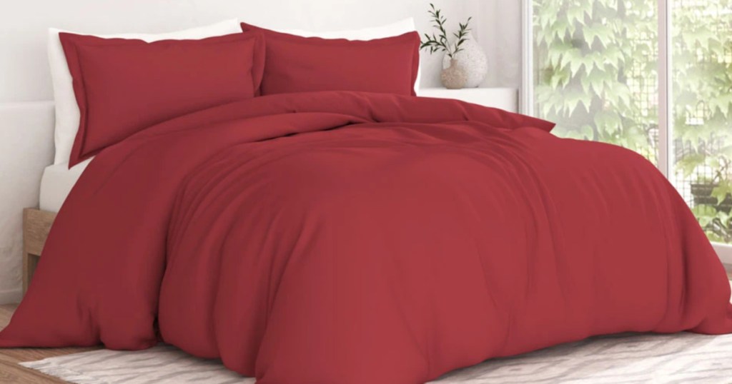 linens and hutch burgundy duvet set