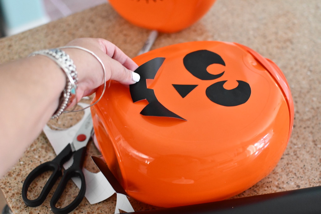 Transform an Empty Laundry Pod Container into a Cute DIY Halloween Decoration!