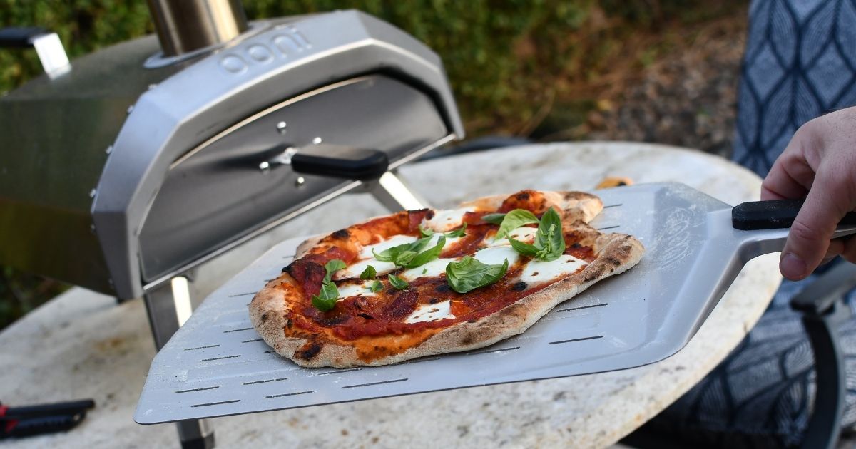 I Make WoodFired Pizza in 90 Seconds Using Ooni Pizza Oven!