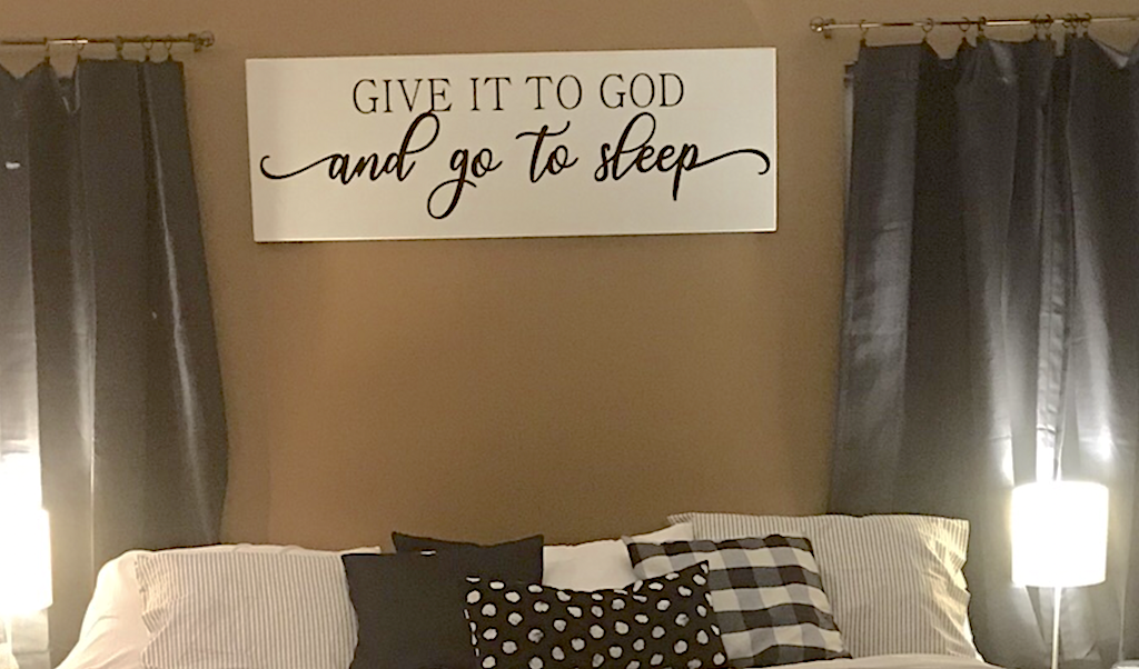 bedroom makeover with DIY sign 