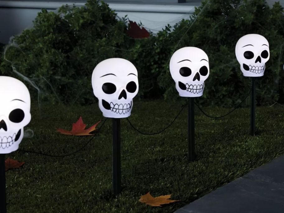 skeleton head pathway lights