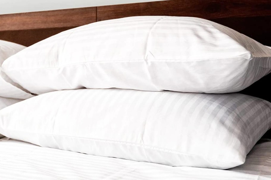 Bed Pillows 2-Pack Only $17.54 on Amazon (Reg. $30)