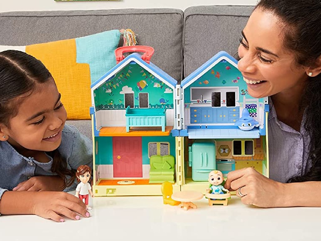 CoCoMelon Deluxe Family House Playset