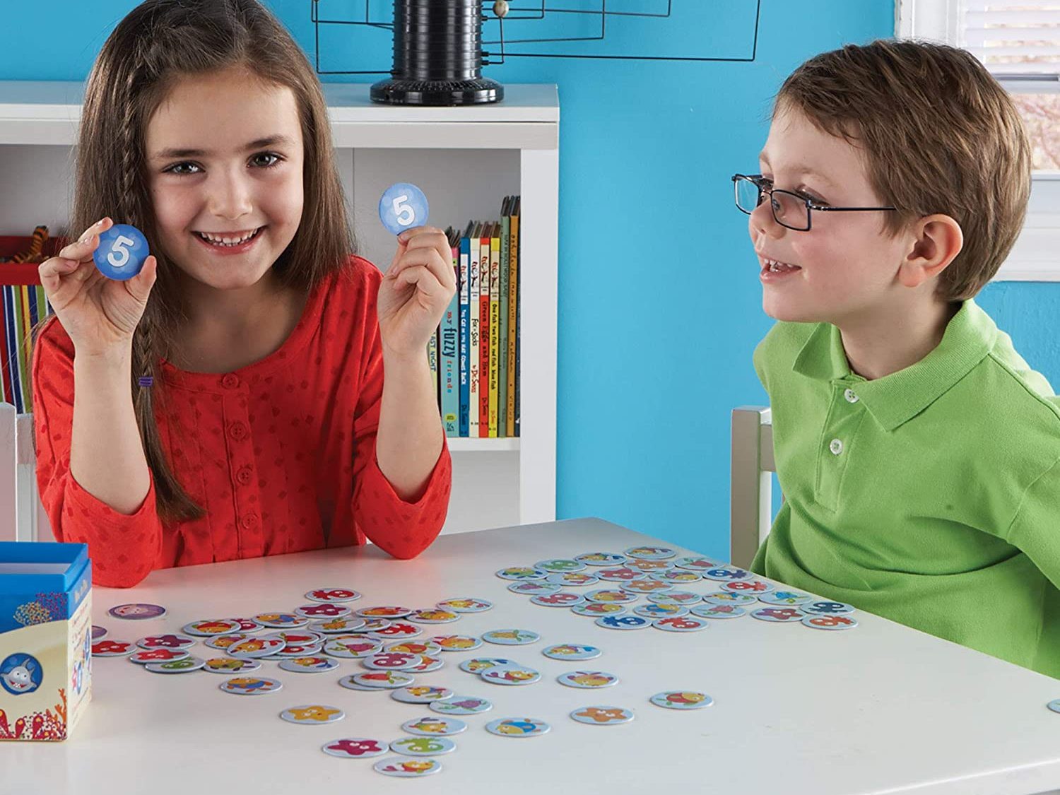 kids playing I sea 10 game