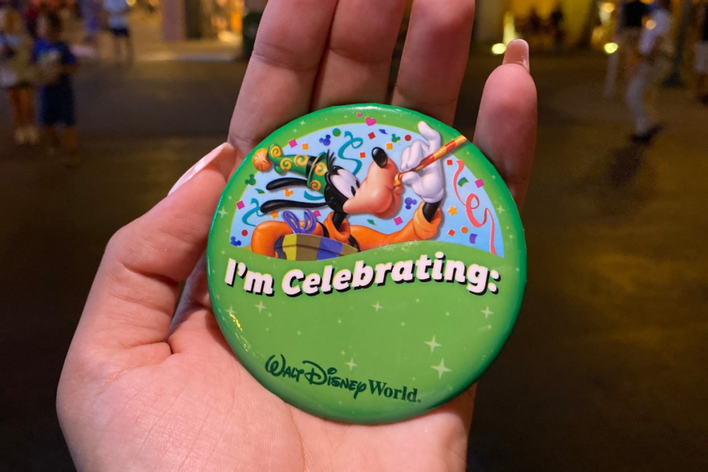 Disney i'm celebrating button free things to do at disney world