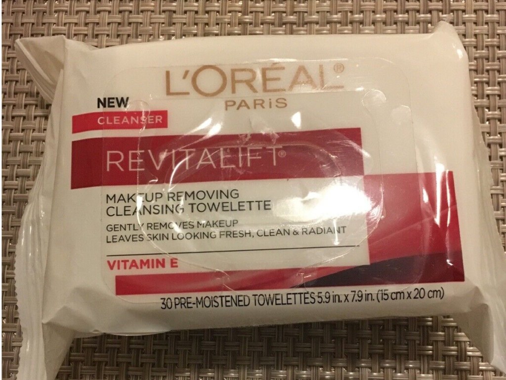 L'Oreal Paris Revitalift Radiant Smoothing Facial Cleansing Towelettes 