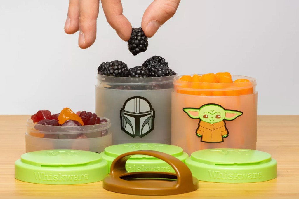 star wars containers w: lids w/ food in them