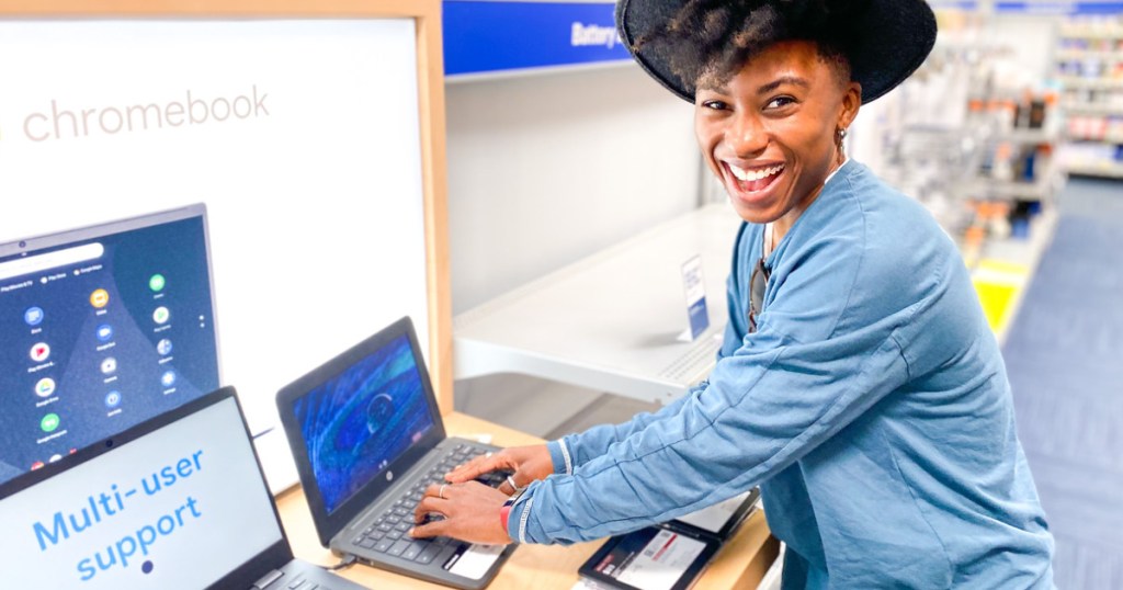 woman on an HP Chromebook at Best Buy