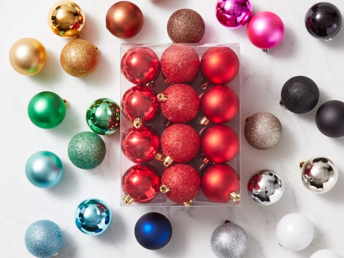 Shatterproof christmas ornaments in multiple colors