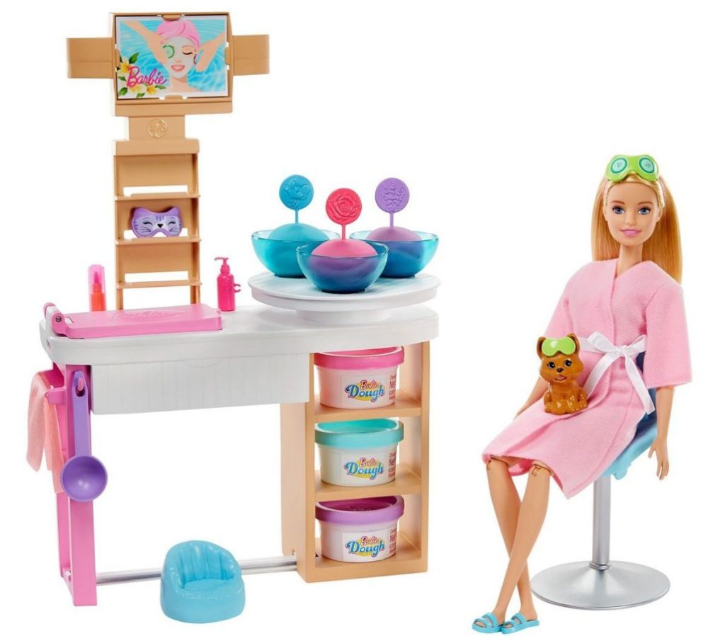 Barbie Wellness Face Masks Playset with Doll, Dog, Shapes and Clay