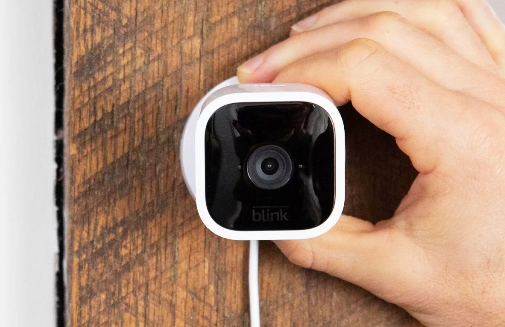 attaching blink mini camera to wood wall