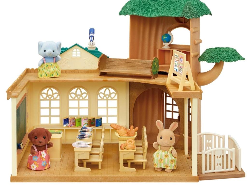 calico critters country tree school gift set