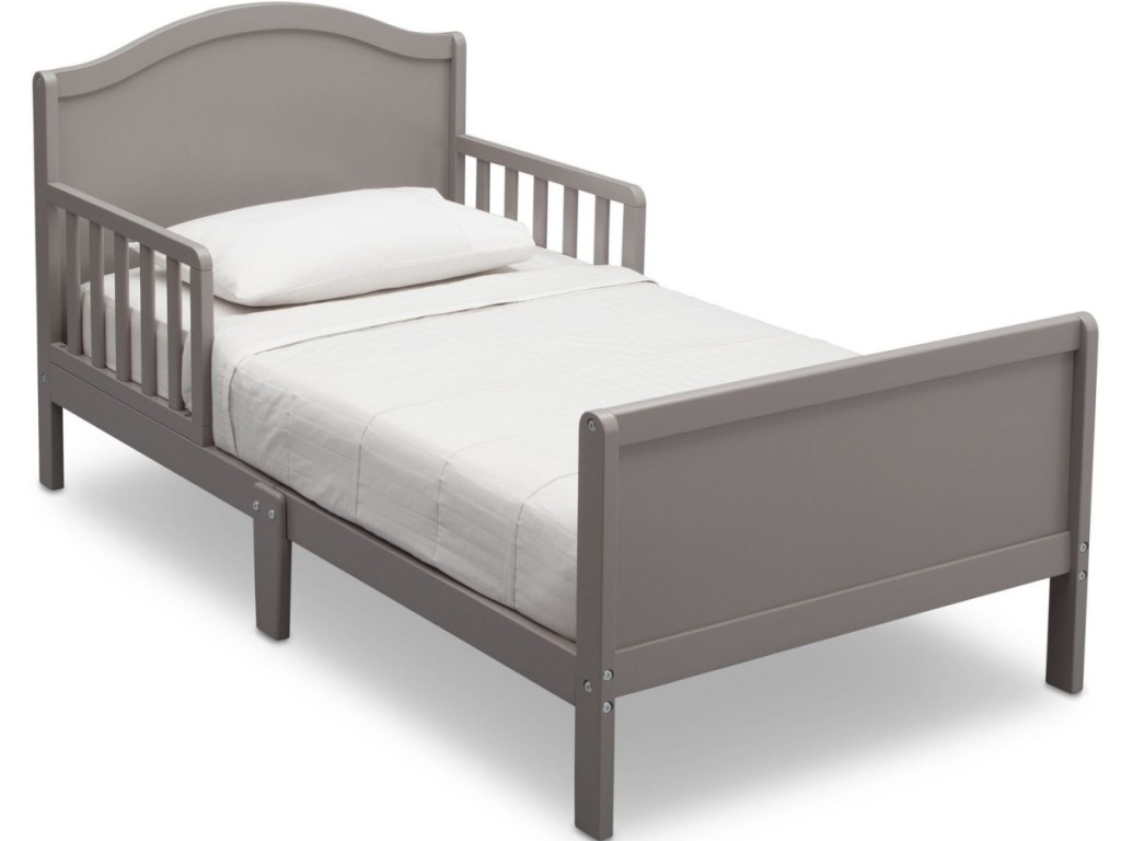 Delta Children Bennett Toddler Bed