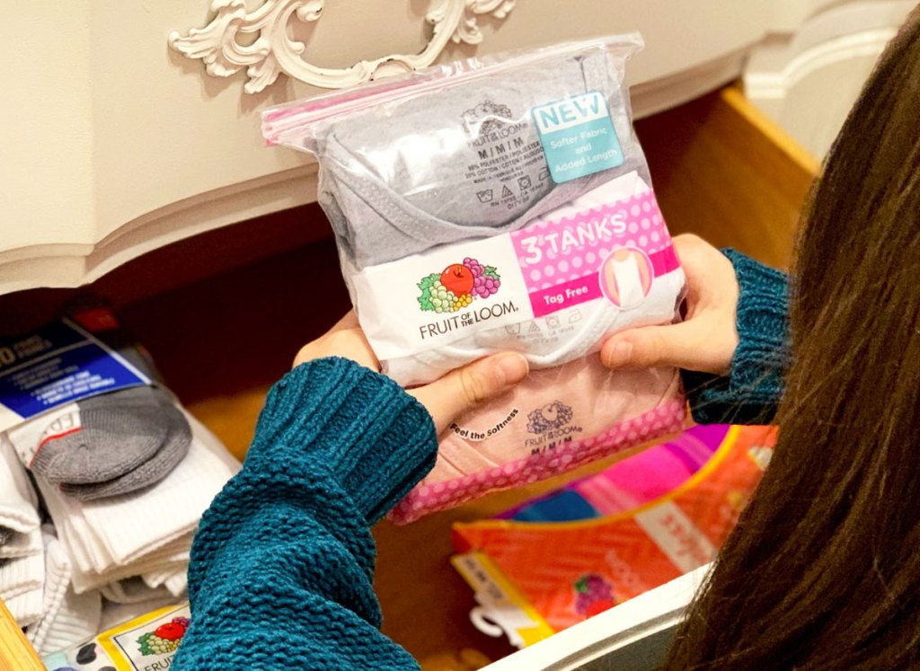 holding fruit of the loom tank top pack