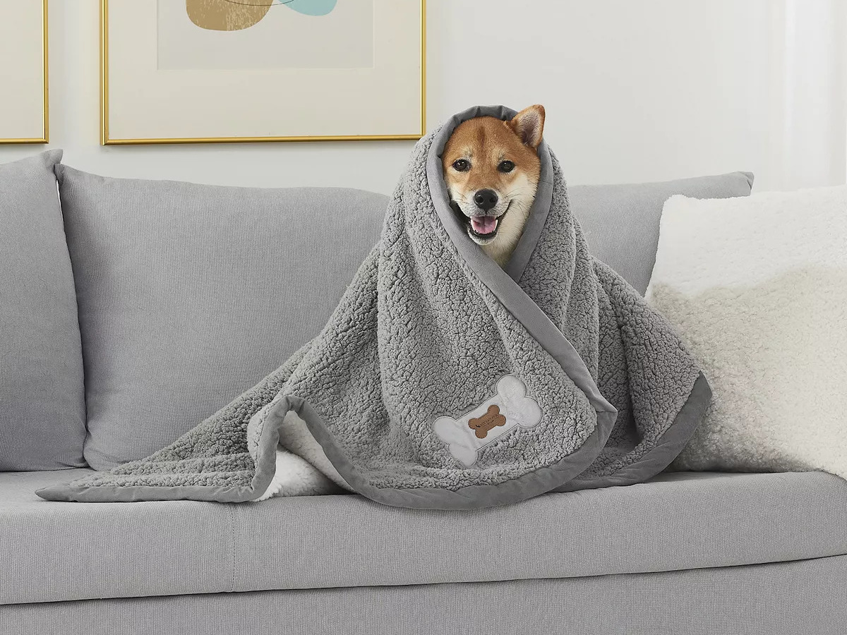 Koolaburra by UGG Cozy Pet Blanket