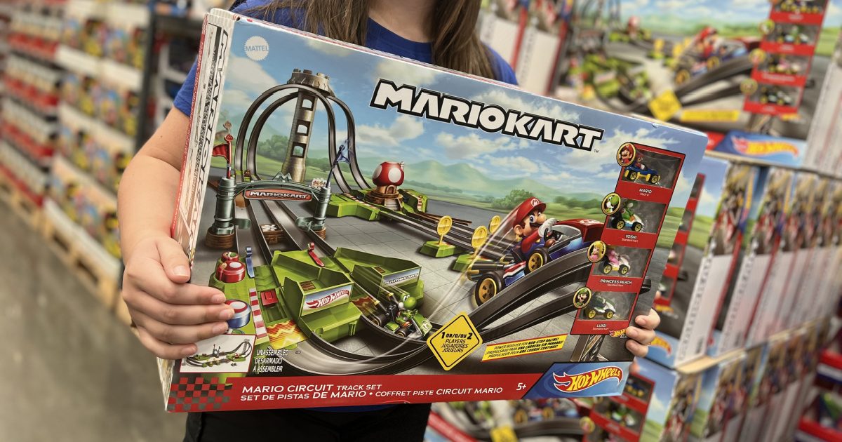 Hot Wheels Mario Kart Circuit Track Set - US