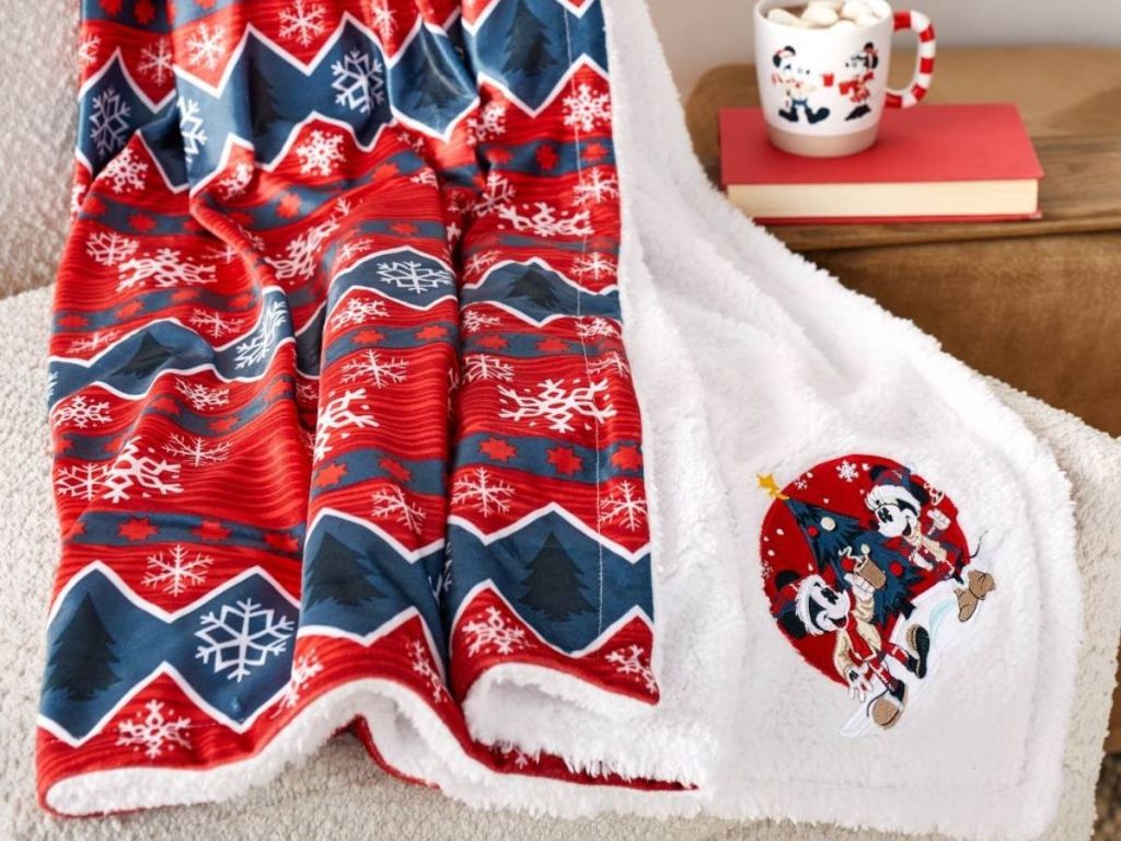 Mickey and Minnie Holiday Blanket