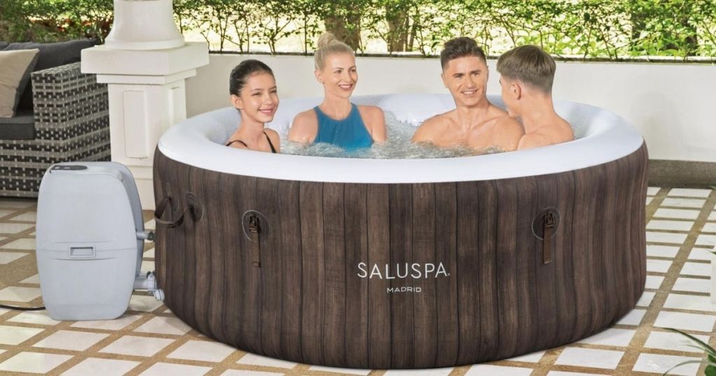 4 people in the Outdoor Inflatable Hot Tub