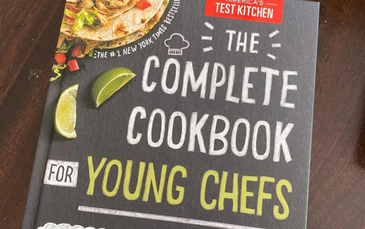 The Complete Cookbook For Young Chefs 1 E1670351123681 