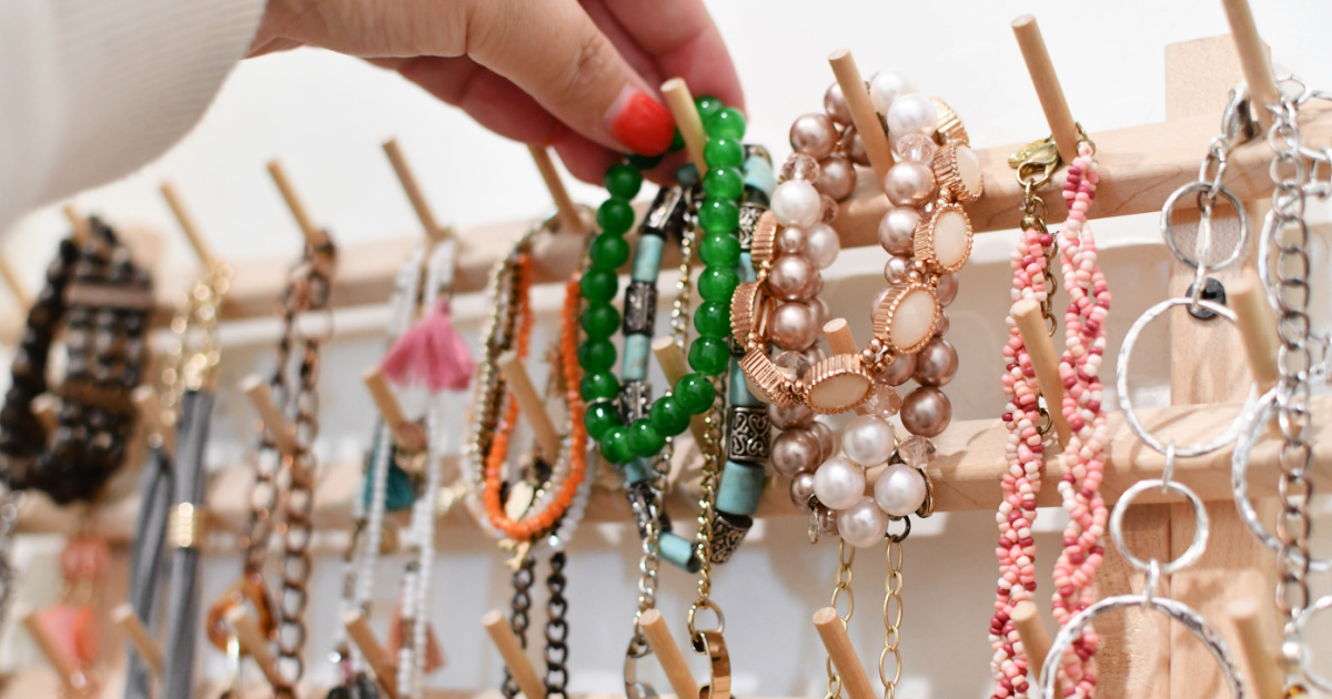 Learn how to create fun, colorful jewelry displays on the blog!  #fashionforgood #31bits #paperbeads #DIY… | Jewellery display, Diy jewelry  display, Jewerly displays