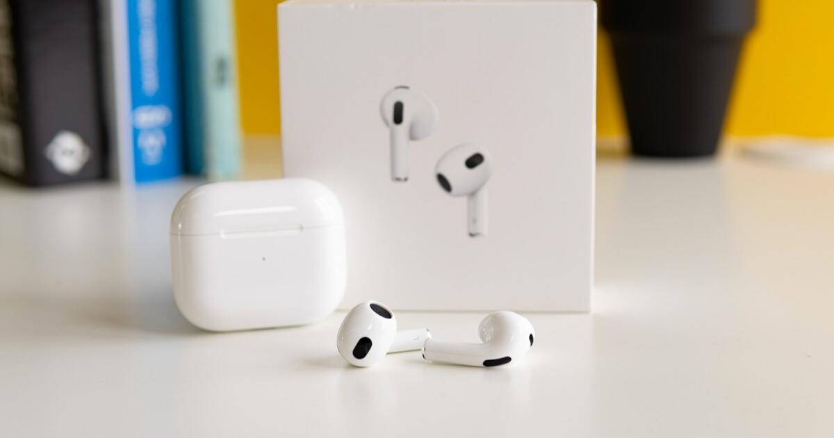 apple airpods 3rd generation with case and box