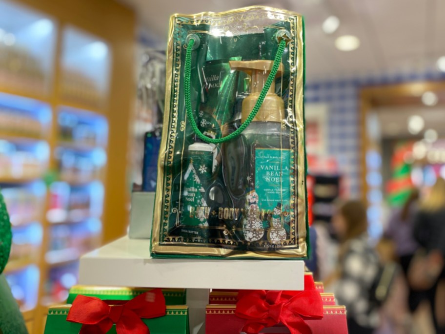 Bath & Body Works holiday gift bag set in store