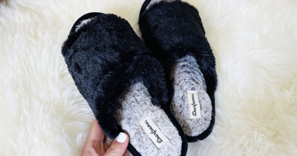pair of black dearfoams slipper slides