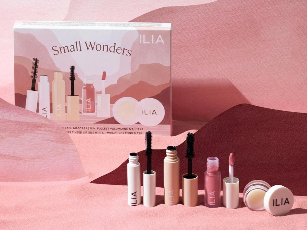 ilia small wonders makeup set