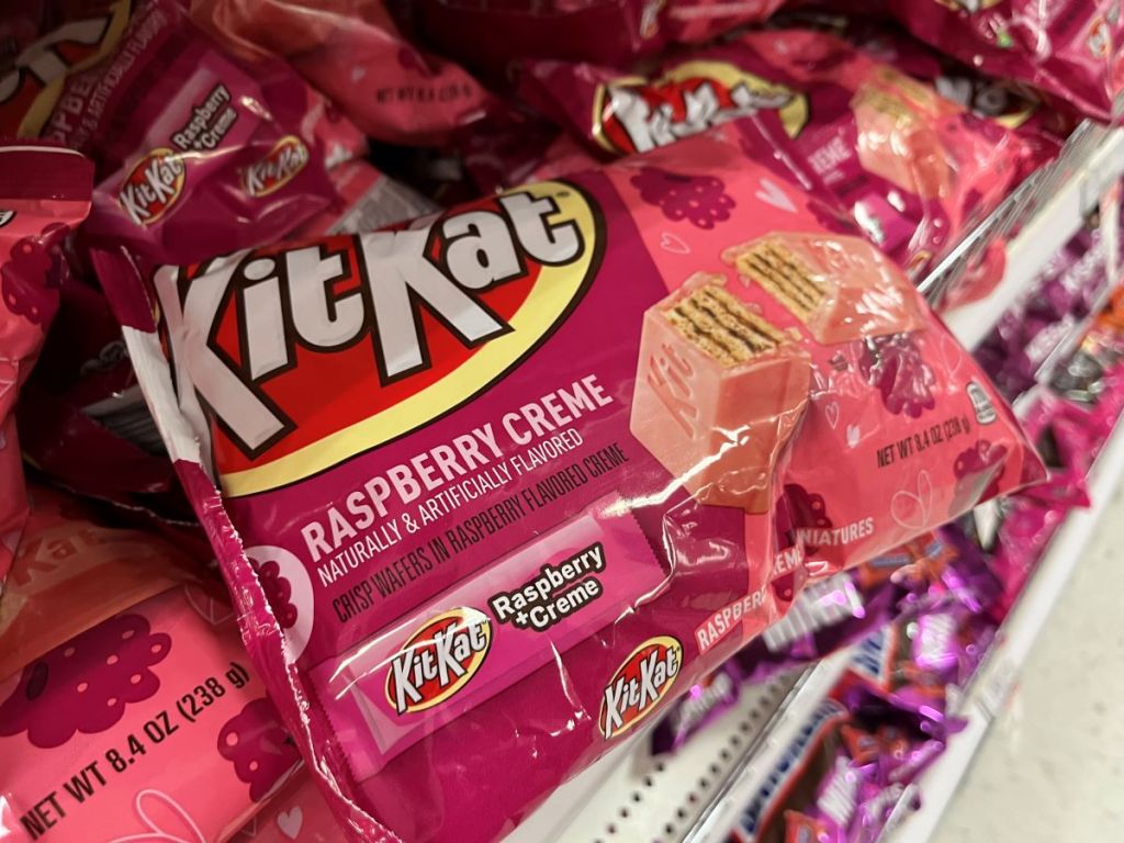 New KIT KAT Flavors | Valentine's Raspberry Creme Bars Now Available ...