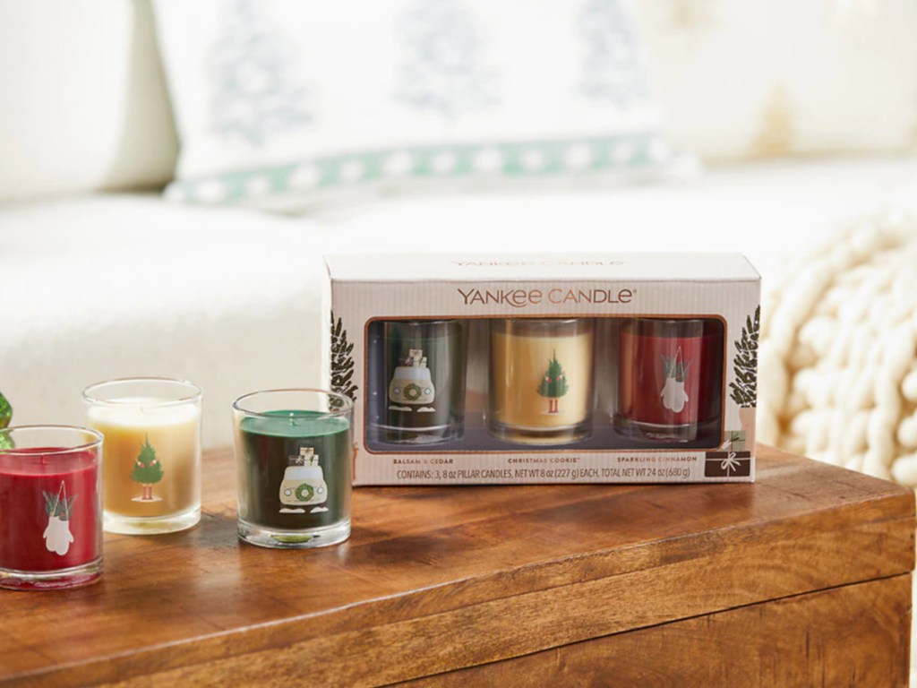 Yankee Candle Christmas Gift Set on wooden table