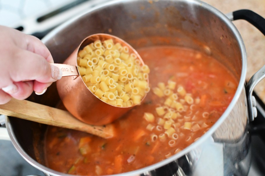 adding dried pasta to minestrone soup