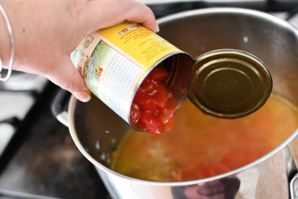 adding tomatoes to minestrone soup 