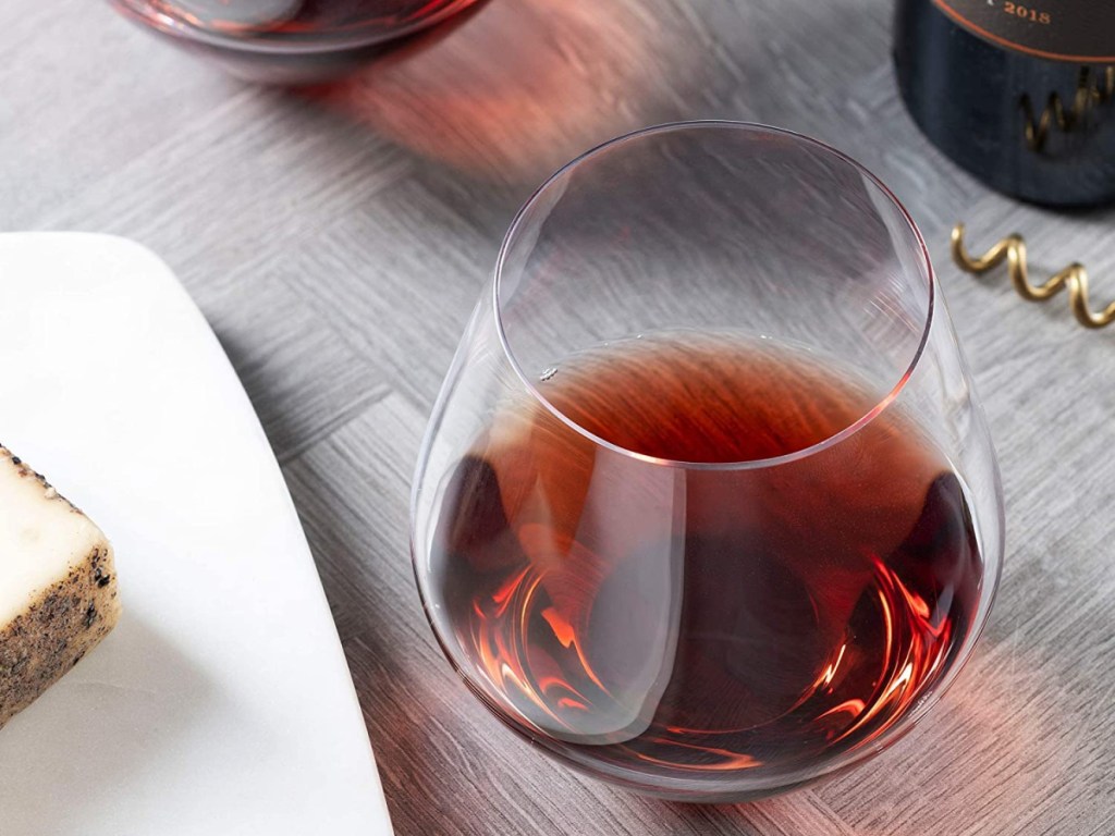 godinger wine glasses with wine