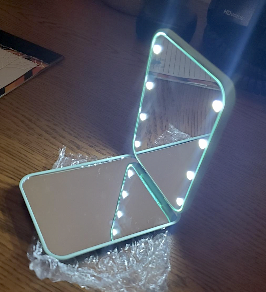 pocket mirror with LED lights