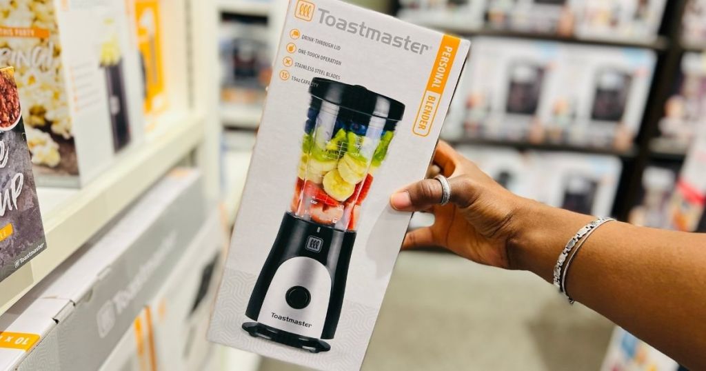 hand holding toastmaster blender