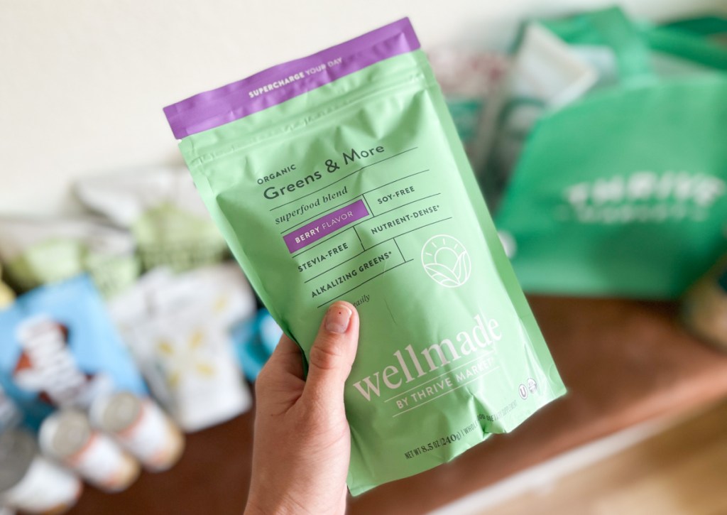 wellmade superfood bag in hand
