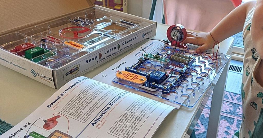 Elenco Snap Circuits Jr. Electronics Exploration Kit