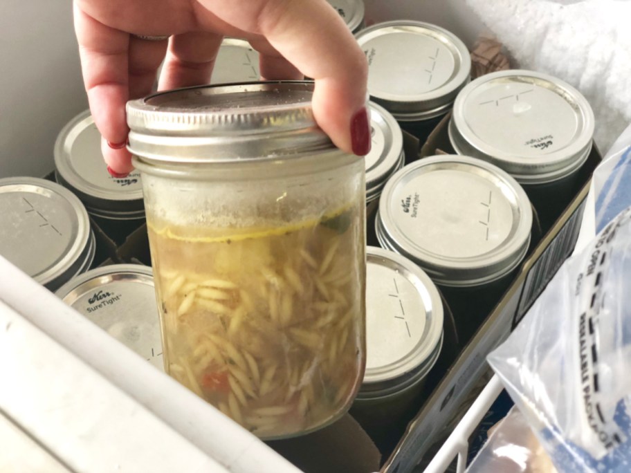 showing how to freeze soup in mason jars