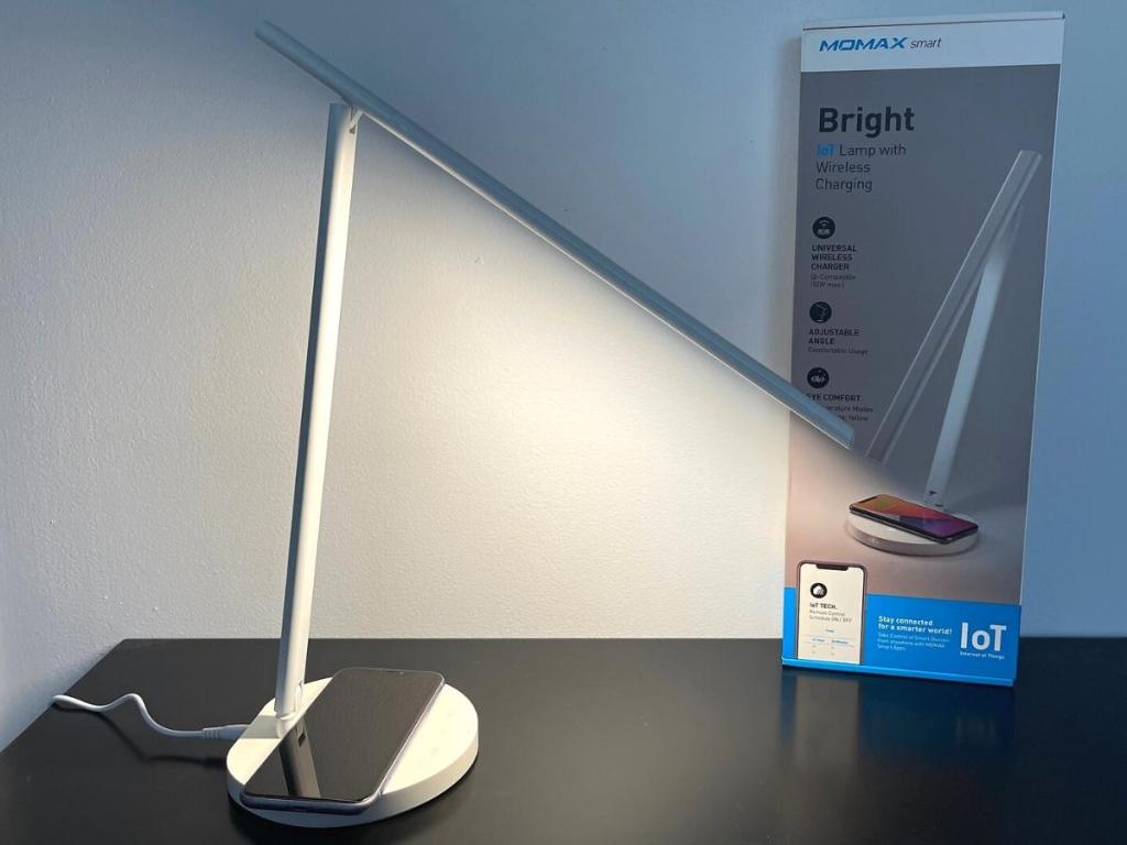 MOMAX Smart LED Desk Lamp w/ Wireless Charger