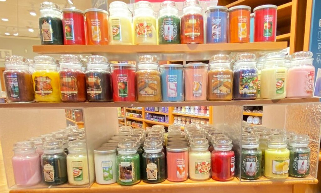 display table of yankee candle large jar candles