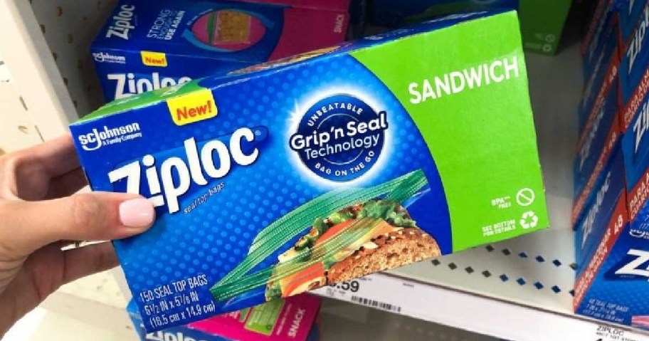 hand holding a box of Ziploc sandwich bags