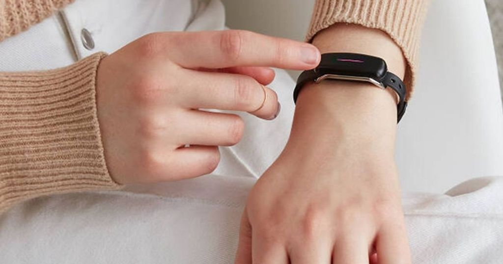 Uncommon Goods long-distance bracelet